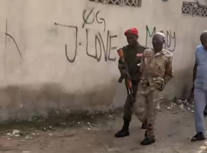 Kinshasa : Interpellation ce matin d'un élémént de la GR ayant abattu 3 soldats PM au camp Babylone, à Kintambo